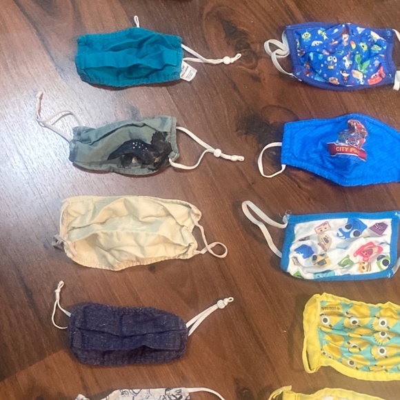 18 KIDS FAVE MASKS COTTON DISNEY TOY STORY PIXAR MINIONS DINOSAURS PAW PATROL - Picture 2 of 9